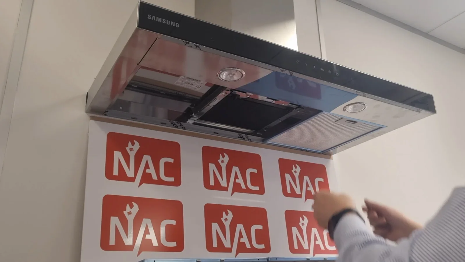 How To Inspect Clean And Maintain The Filters On A Cooker Hood Or Extractor Fan thumbnail image
